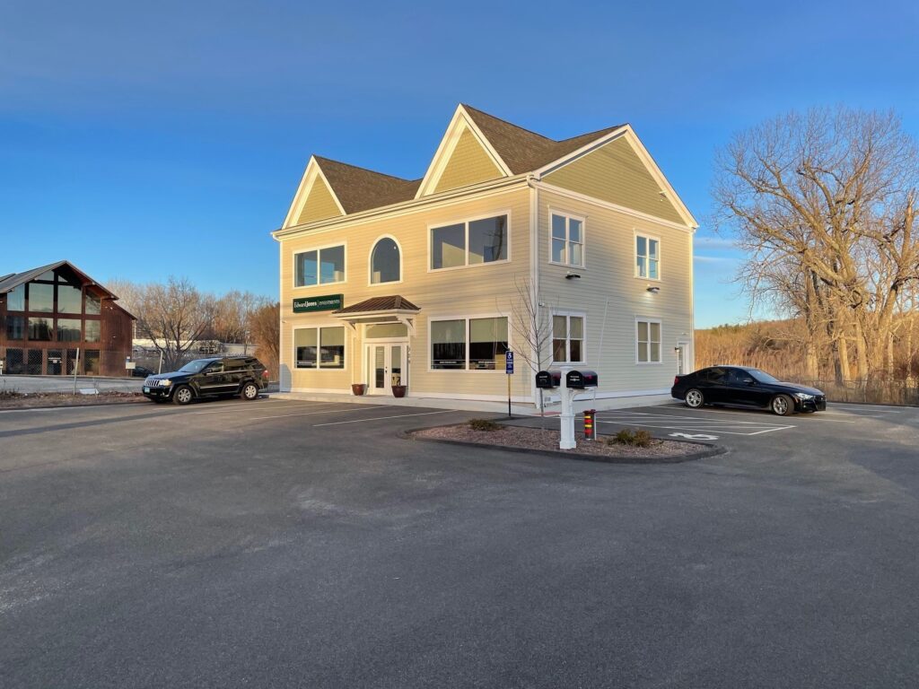 329 Danbury Road, New Milford, CT Tower Realty Corporation