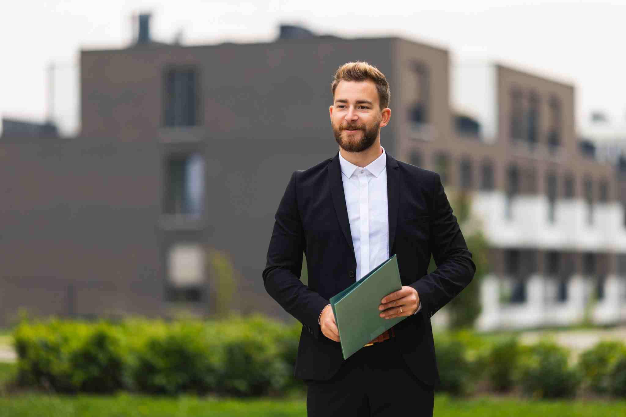Commercial Real Estate Agent